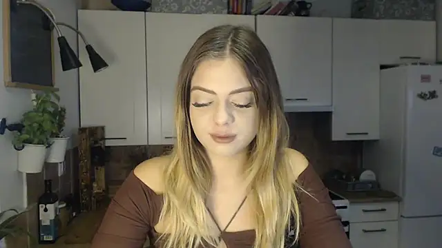 Snapshot of BuffyxLUST chatting on 28, 10, 2025 BuffyxLUST online show from 28, 10, 2025