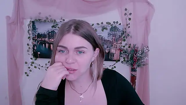 Snapshot of Magic_Katarina_ chatting on 18, 11, 2025 Magic Katarina online show from 18, 11, 2025