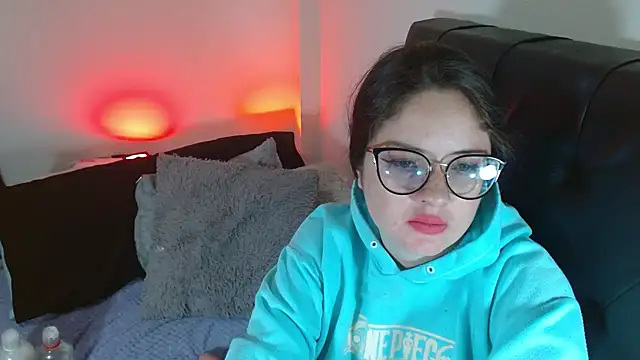 Snapshot of KrystalAdams chatting on 9, 10, 2025 KrystalAdams online show from 9, 10, 2025