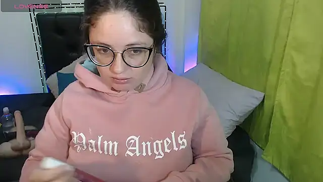 Snapshot of KrystalAdams chatting on 30, 10, 2025 KrystalAdams online show from 30, 10, 2025