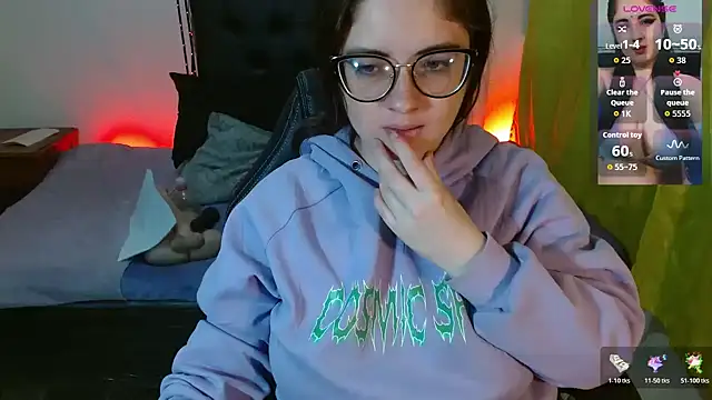 Snapshot of KrystalAdams chatting on 11, 11, 2025 KrystalAdams online show from 11, 11, 2025