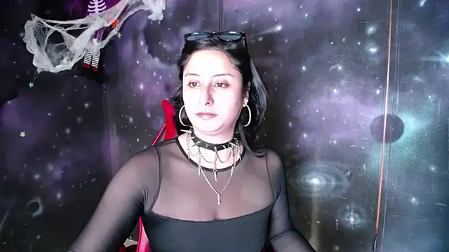 CristaldelLeon s online show from 1, 10, 2025