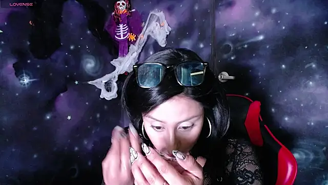 CristaldelLeon s online show from 3, 10, 2025