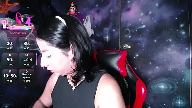 CristaldelLeon s online show from 7, 10, 2025