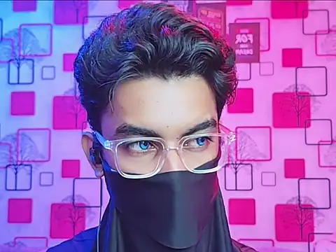 Snapshot of ChiseledCharm chatting on 9, 10, 2025 ChiseledCharm online show from 9, 10, 2025