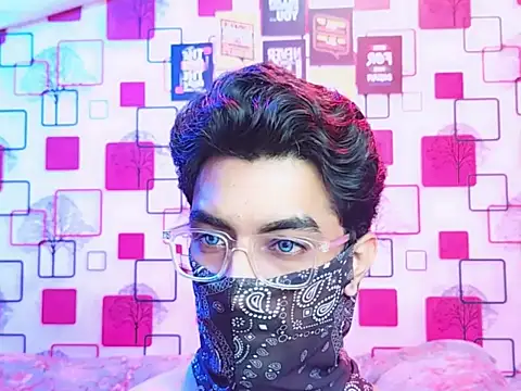 Snapshot of ChiseledCharm chatting on 23, 10, 2025 ChiseledCharm online show from 23, 10, 2025