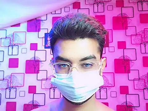 Snapshot of ChiseledCharm chatting on 7, 11, 2025 ChiseledCharm online show from 7, 11, 2025