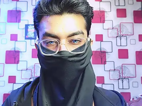 Snapshot of ChiseledCharm chatting on 30, 11, 2025 ChiseledCharm online show from 30, 11, 2025