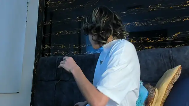 Diamond twink online show from 9, 10, 2025