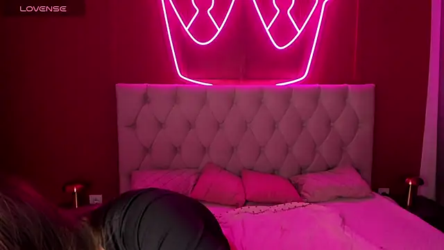 StacyWells online show from 12, 10, 2025