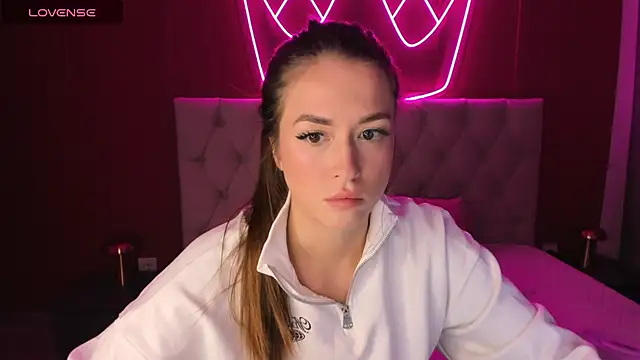 StacyWells online show from 15, 10, 2025