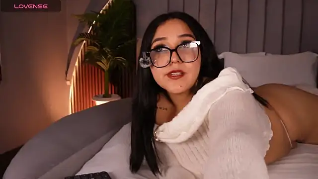 Snapshot of KatlynRous chatting on 22, 12, 2025 KatlynRous online show from 22, 12, 2025