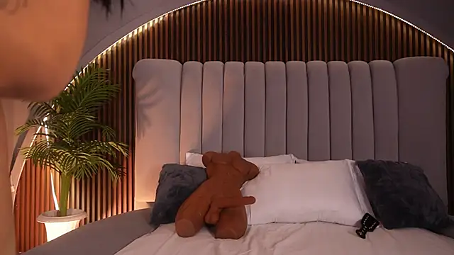 Snapshot of KatlynRous chatting on 31, 1, 2026 KatlynRous online show from 31, 1, 2026