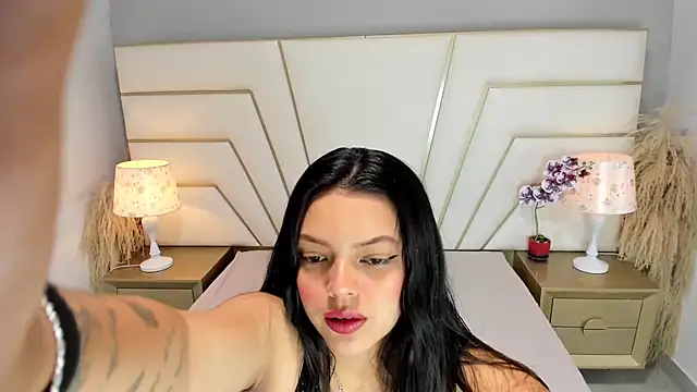 Lucianaa Collins online show from 12, 11, 2025