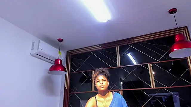 Snapshot of HannyThompson chatting on 30, 10, 2025 HannyThompson online show from 30, 10, 2025