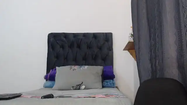 Busty-Caramel online show from 28, 9, 2025