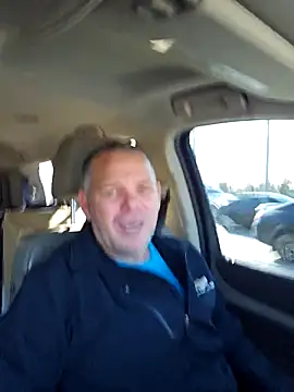 cubanitofeliz40 online show from 9, 2, 2026