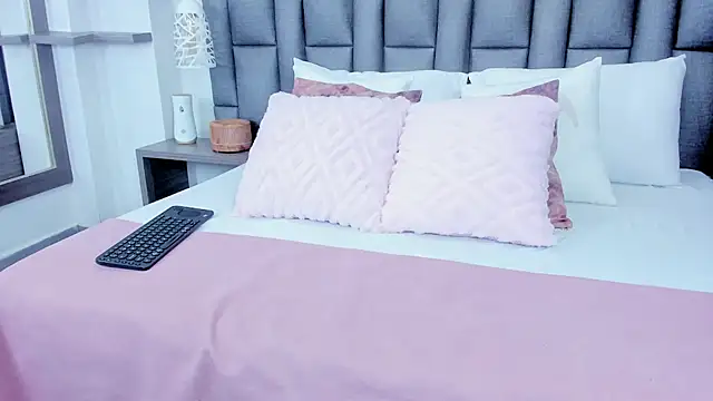 ZoeKrug online show from 16, 2, 2026