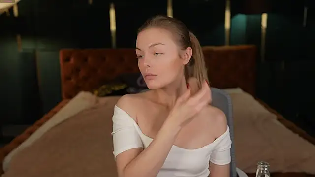 MissKaitrin online show from 26, 9, 2025