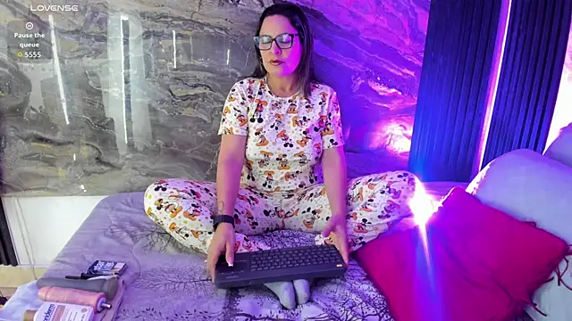 Agatha Pleasure online show from 7, 1, 2026