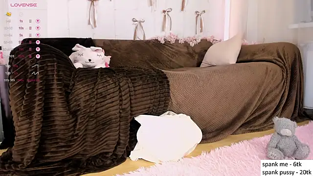 Snapshot of jenniekitty chatting on 12, 10, 2025 jenniekitty online show from 12, 10, 2025