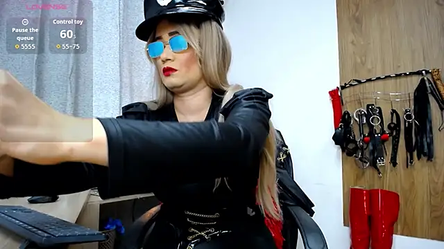 KristhalRasmussel online show from 22, 11, 2025