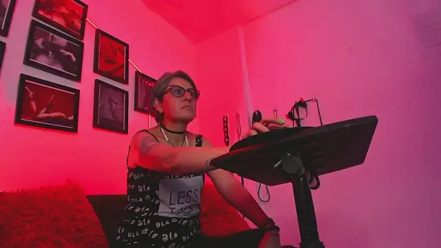 MistressNyx cg online show from 19, 1, 2026