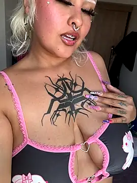 pink maddy online show from 7, 10, 2025