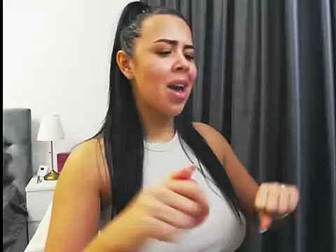 Snapshot of Casiana_ chatting on 12, 11, 2025 Casiana online show from 12, 11, 2025