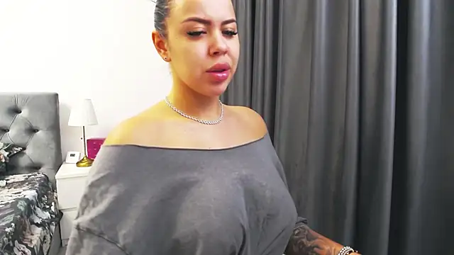 Snapshot of Casiana_ chatting on 20, 11, 2025 Casiana online show from 20, 11, 2025