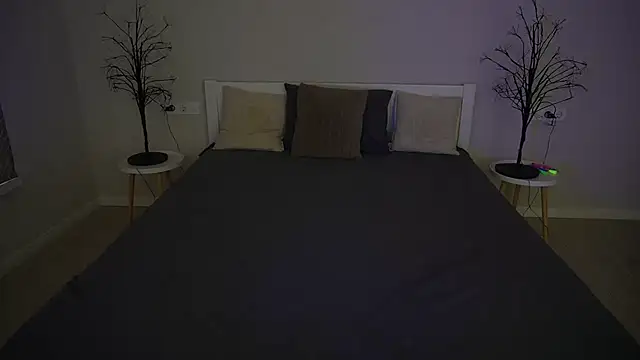 IvyLaurent online show from 5, 10, 2025