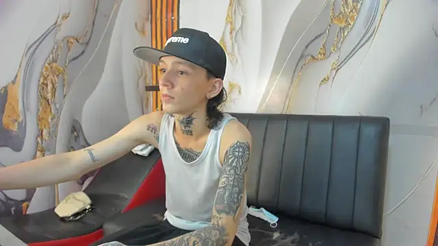 Snapshot of StraightBoy_Nick chatting on 3, 3, 2026 StraightBoy Nick online show from 3, 3, 2026