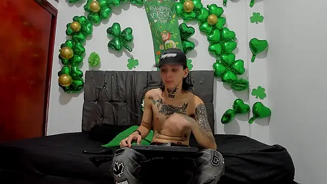 Snapshot of StraightBoy_Nick chatting on 17, 3, 2026 StraightBoy Nick online show from 17, 3, 2026