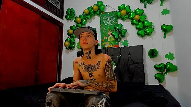 Snapshot of StraightBoy_Nick chatting on 21, 3, 2026 StraightBoy Nick online show from 21, 3, 2026