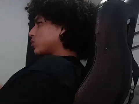 Xfire boy69 online show from 22, 10, 2025