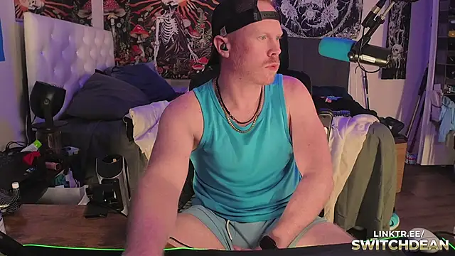 Snapshot of twunkdean chatting on 23, 10, 2025 twunkdean online show from 23, 10, 2025