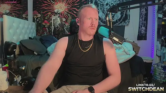 Snapshot of twunkdean chatting on 4, 11, 2025 twunkdean online show from 4, 11, 2025