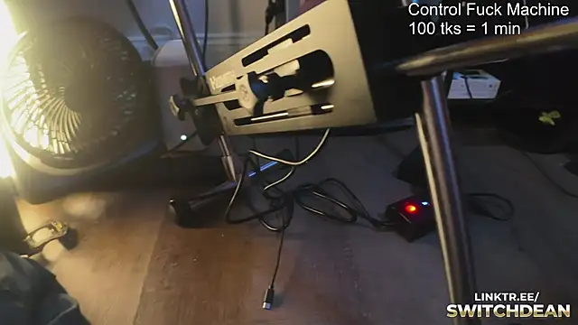 Snapshot of twunkdean chatting on 15, 11, 2025 twunkdean online show from 15, 11, 2025