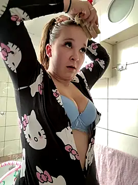 Snapshot of SweetTeenGirl chatting on 26, 10, 2025 SweetTeenGirl online show from 26, 10, 2025