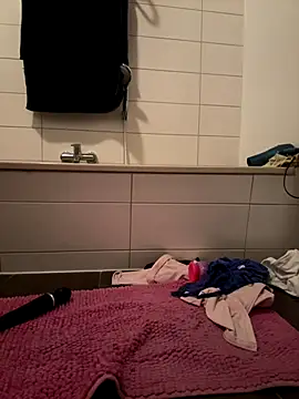 Snapshot of SweetTeenGirl chatting on 31, 10, 2025 SweetTeenGirl online show from 31, 10, 2025