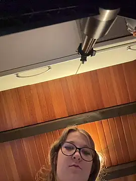 Snapshot of SweetTeenGirl chatting on 9, 11, 2025 SweetTeenGirl online show from 9, 11, 2025