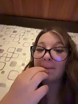 Snapshot of SweetTeenGirl chatting on 11, 11, 2025 SweetTeenGirl online show from 11, 11, 2025