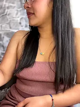 Liulee2 online show from 3, 10, 2025