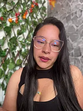 Liulee2 online show from 4, 11, 2025