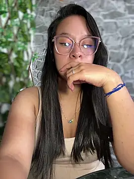 Liulee2 online show from 10, 11, 2025