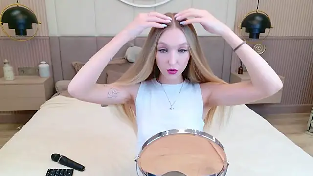 KellyBradford online show from 13, 9, 2025