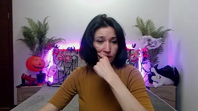 Snapshot of CameronEnns chatting on 21, 10, 2025 CameronEnns online show from 21, 10, 2025