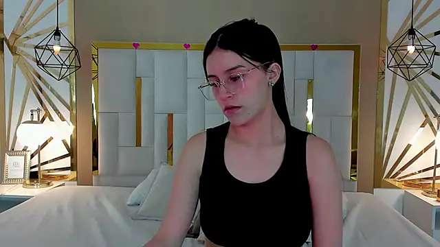 Snapshot of maddy_jaclsonw chatting on 19, 10, 2025 maddy jaclsonw online show from 19, 10, 2025