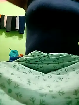 Snapshot of Hotty-couple063 chatting on 28, 10, 2025 Hotty-couple063 online show from 28, 10, 2025