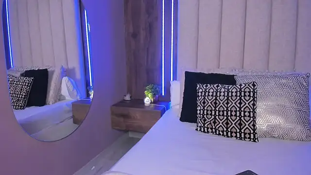 LucySalvatore  online show from 16, 1, 2026